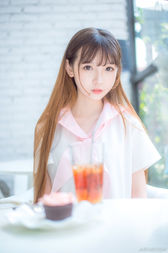 生活是好的，峰回路转，柳暗花明，前面总会有另一番不同的风光。——三毛《送你一匹马》